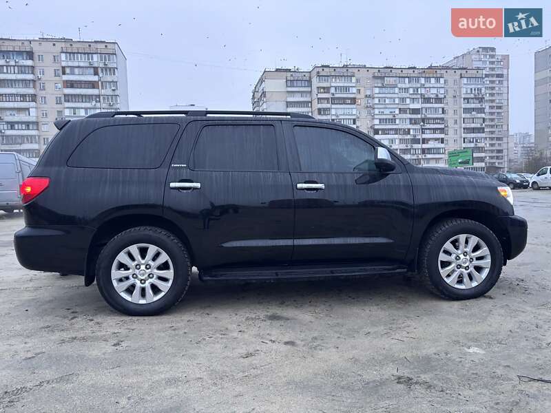 Позашляховик / Кросовер Toyota Sequoia 2016 в Києві