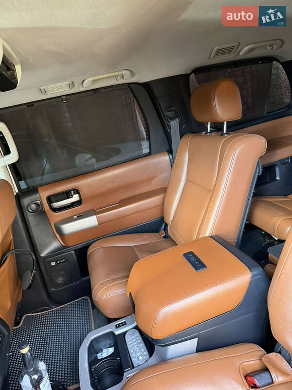 Внедорожник / Кроссовер Toyota Sequoia 2008 в Одессе