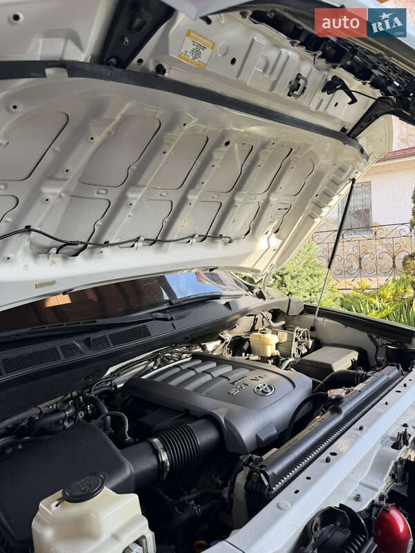 Внедорожник / Кроссовер Toyota Sequoia 2008 в Одессе