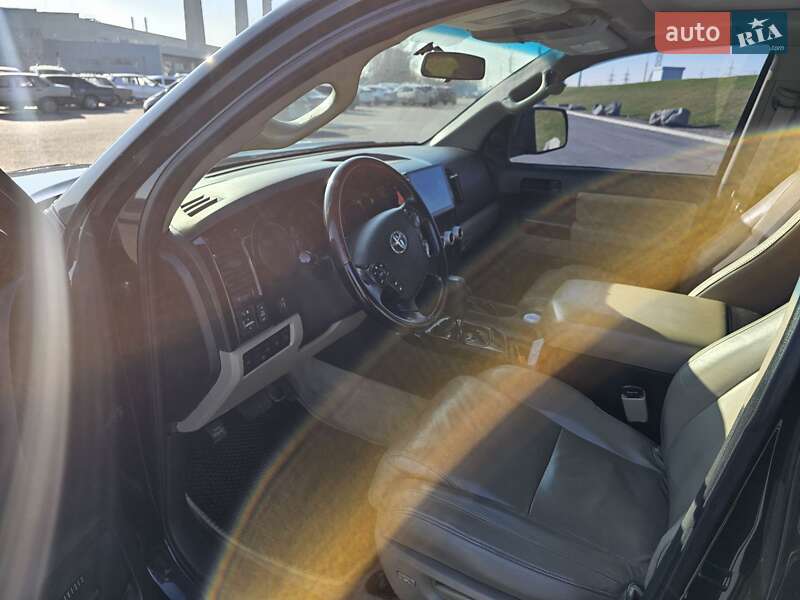 Позашляховик / Кросовер Toyota Sequoia 2008 в Дніпрі