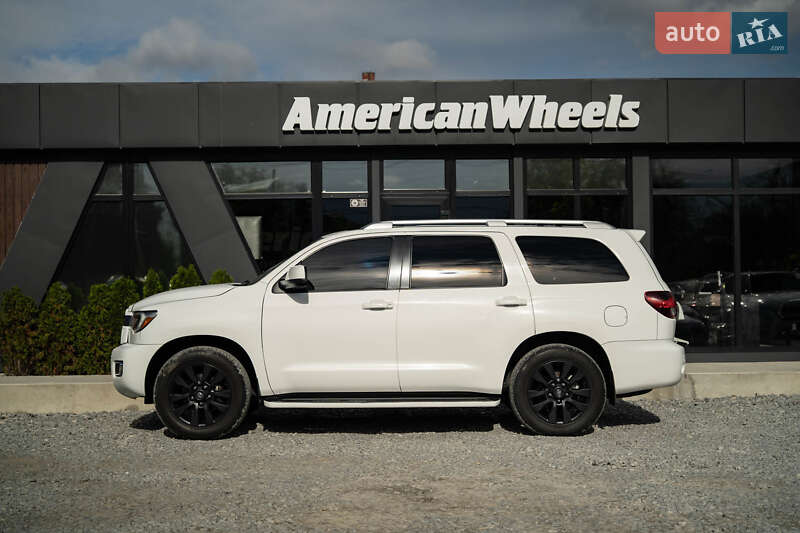 Позашляховик / Кросовер Toyota Sequoia 2018 в Чернівцях