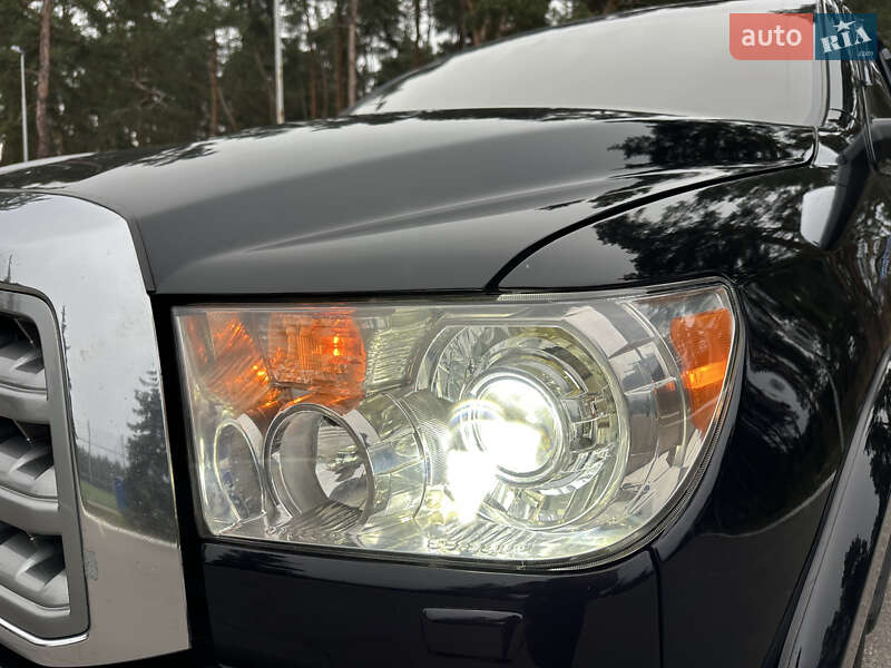 Позашляховик / Кросовер Toyota Sequoia 2008 в Києві