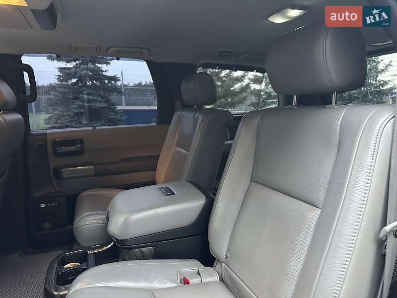 Позашляховик / Кросовер Toyota Sequoia 2008 в Києві