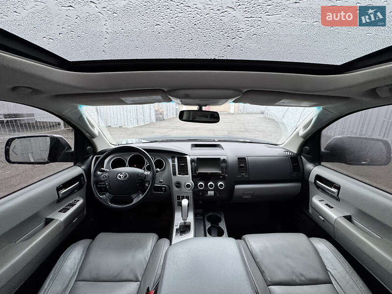 Позашляховик / Кросовер Toyota Sequoia 2008 в Києві