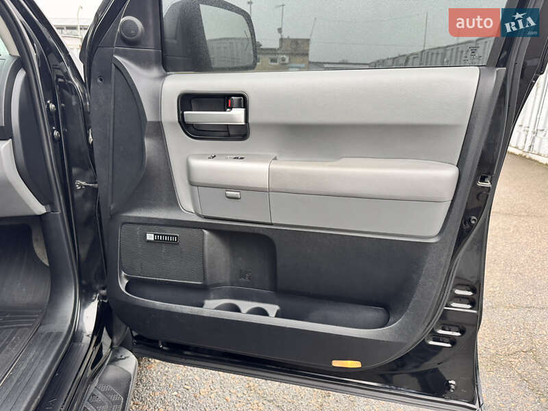 Позашляховик / Кросовер Toyota Sequoia 2008 в Києві