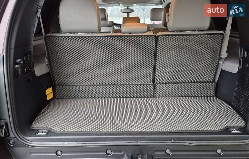 Позашляховик / Кросовер Toyota Sequoia 2012 в Івано-Франківську