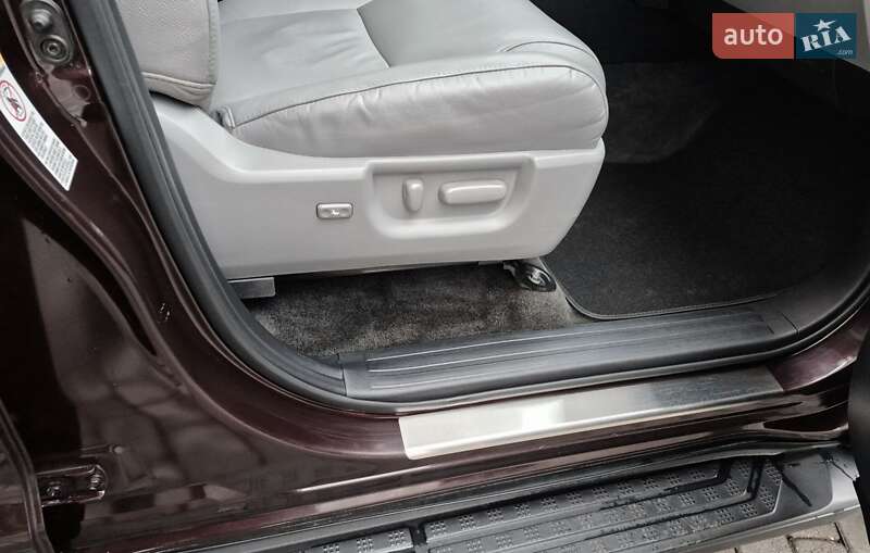 Позашляховик / Кросовер Toyota Sequoia 2012 в Івано-Франківську