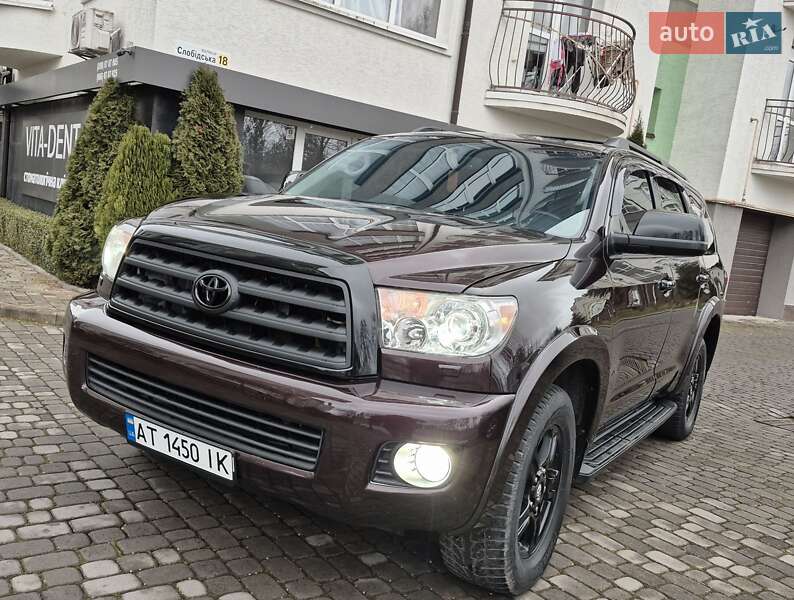 Позашляховик / Кросовер Toyota Sequoia 2012 в Івано-Франківську