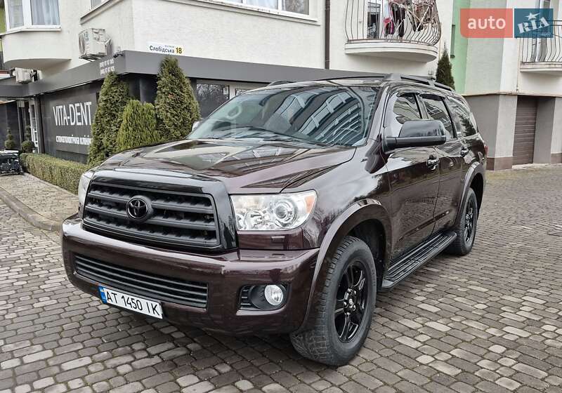 Позашляховик / Кросовер Toyota Sequoia 2012 в Івано-Франківську