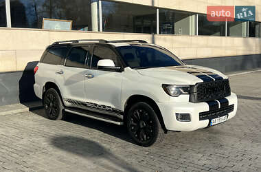 Позашляховик / Кросовер Toyota Sequoia 2016 в Києві