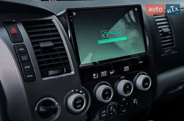 Внедорожник / Кроссовер Toyota Sequoia 2016 в Черкассах