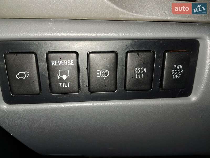 Внедорожник / Кроссовер Toyota Sequoia 2008 в Днепре