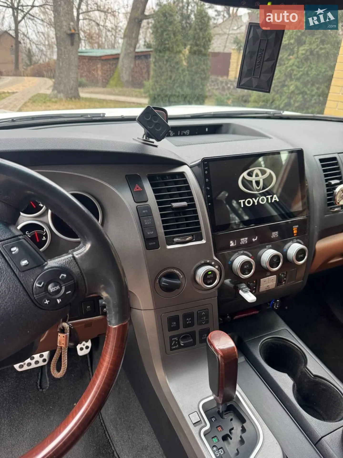 2011 Toyota Sequoia - мініатюра 12