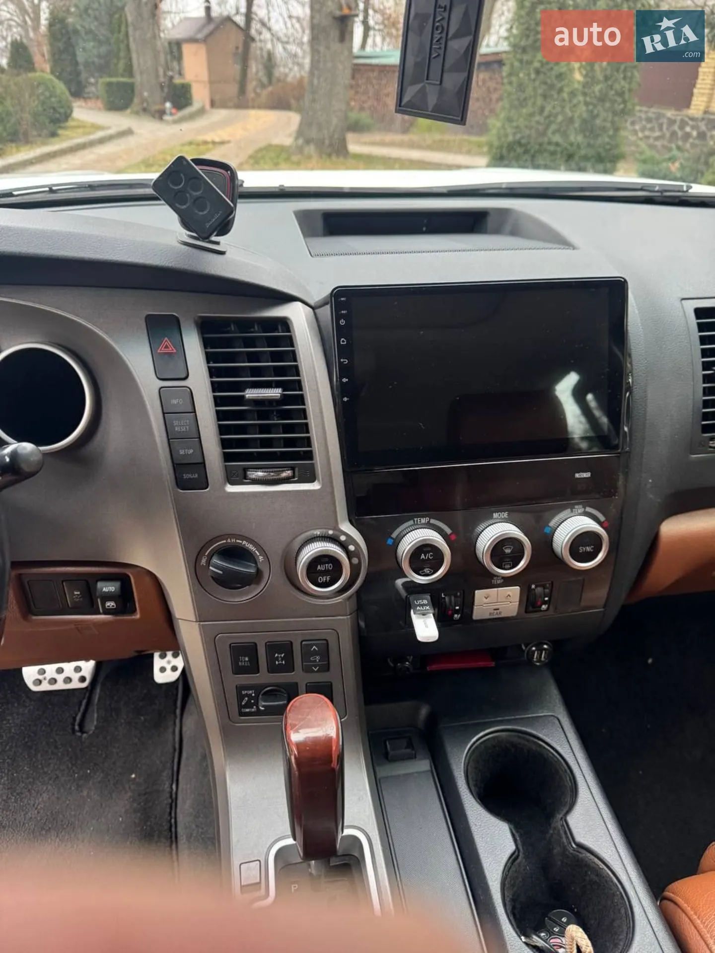 2011 Toyota Sequoia - мініатюра 15