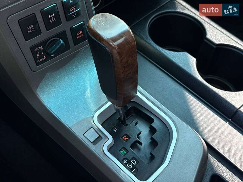 Позашляховик / Кросовер Toyota Sequoia 2010 в Кривому Розі фото 16 Позашляховик / Кросовер Toyota Sequoia 2010 в Кривому Розі