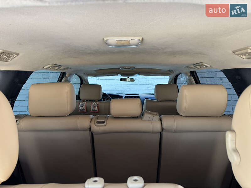 Внедорожник / Кроссовер Toyota Sequoia 2013 в Киеве