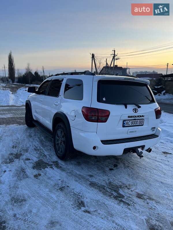 Внедорожник / Кроссовер Toyota Sequoia 2013 в Луцке фото 30 Внедорожник / Кроссовер Toyota Sequoia 2013 в Луцке