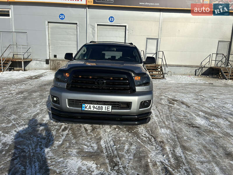 Внедорожник / Кроссовер Toyota Sequoia 2008 в Киеве