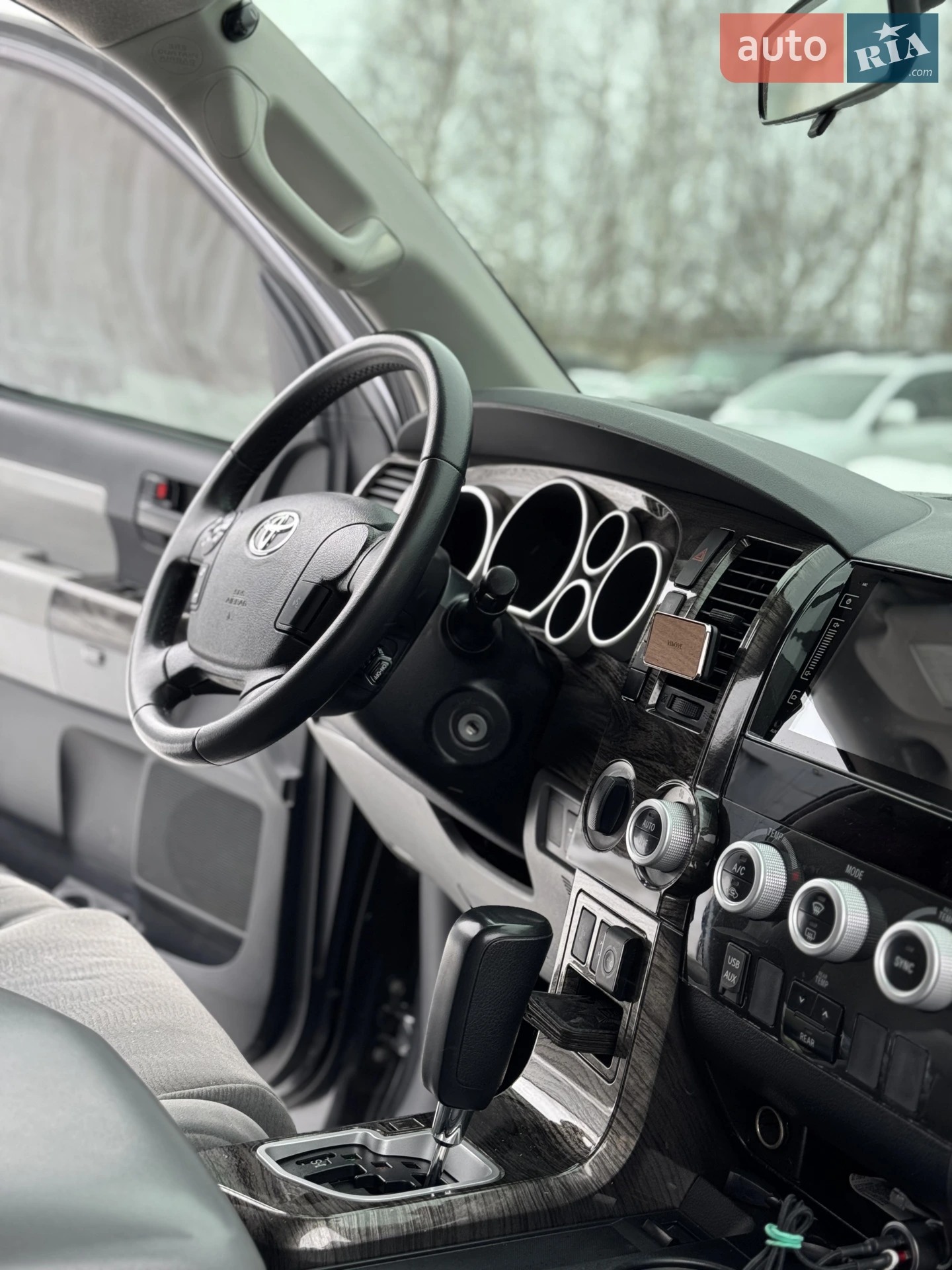 2013 Toyota Sequoia - мініатюра 15