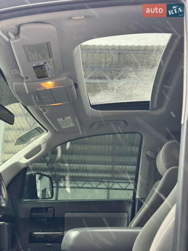 Внедорожник / Кроссовер Toyota Sequoia 2013 в Луцке