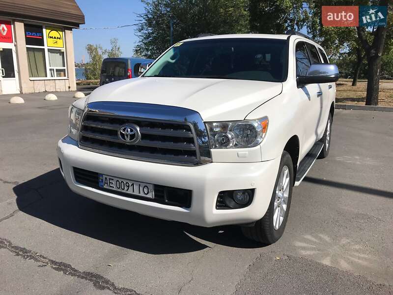Toyota Sequoia 2013