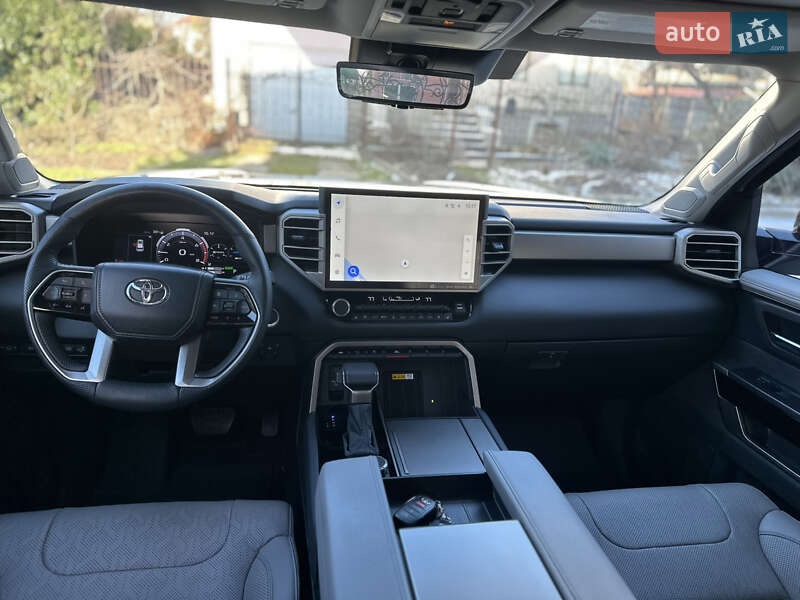 Внедорожник / Кроссовер Toyota Sequoia 2024 в Одессе