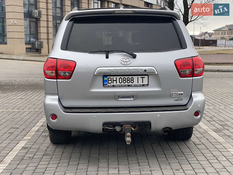 Внедорожник / Кроссовер Toyota Sequoia 2015 в Одессе