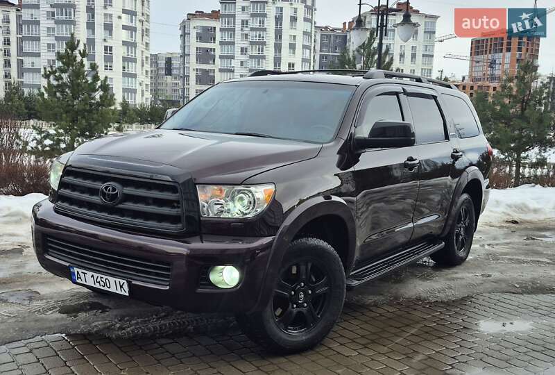 Внедорожник / Кроссовер Toyota Sequoia 2012 в Ивано-Франковске