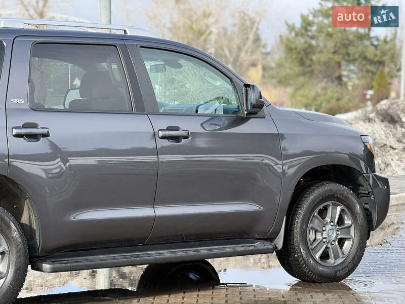 Внедорожник / Кроссовер Toyota Sequoia 2019 в Киеве фото 13 Внедорожник / Кроссовер Toyota Sequoia 2019 в Киеве