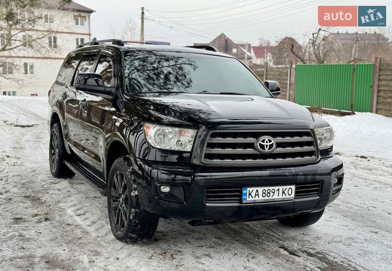Внедорожник / Кроссовер Toyota Sequoia 2011 в Киеве