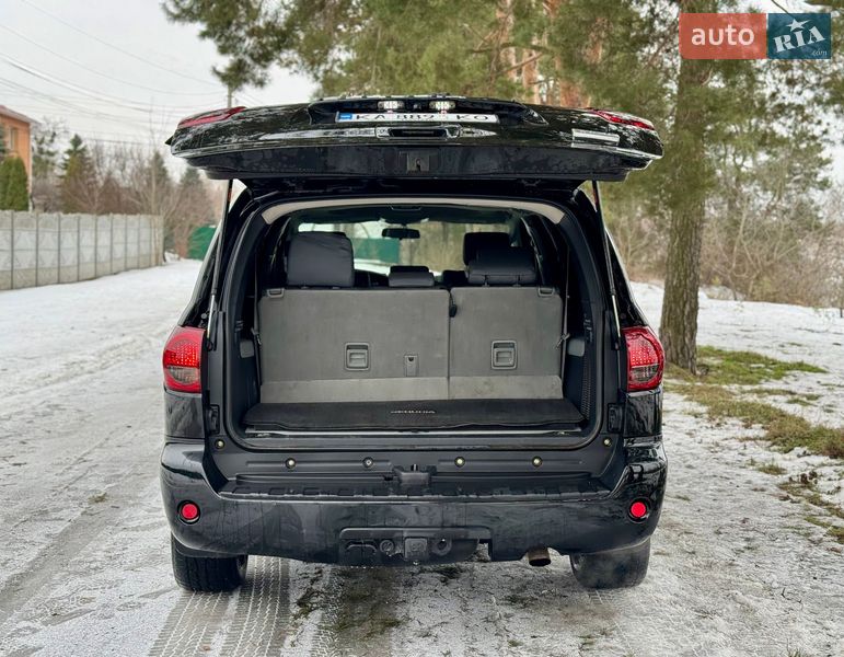 Внедорожник / Кроссовер Toyota Sequoia 2011 в Киеве
