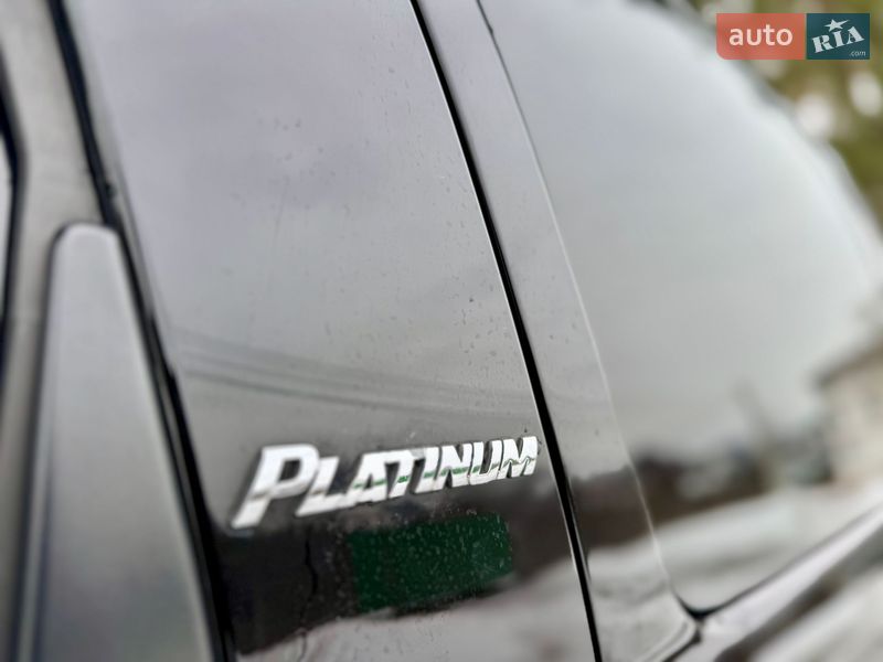 Внедорожник / Кроссовер Toyota Sequoia 2011 в Киеве