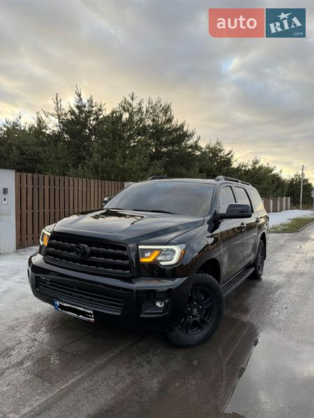 Внедорожник / Кроссовер Toyota Sequoia 2017 в Киеве