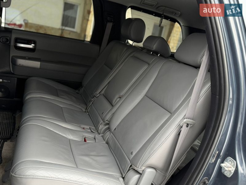 Внедорожник / Кроссовер Toyota Sequoia 2008 в Львове