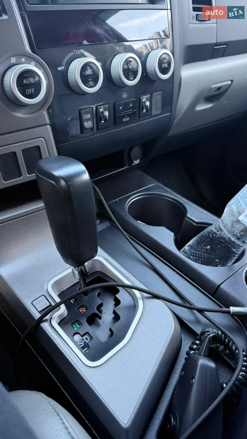 2016 Toyota Sequoia - мініатюра 19