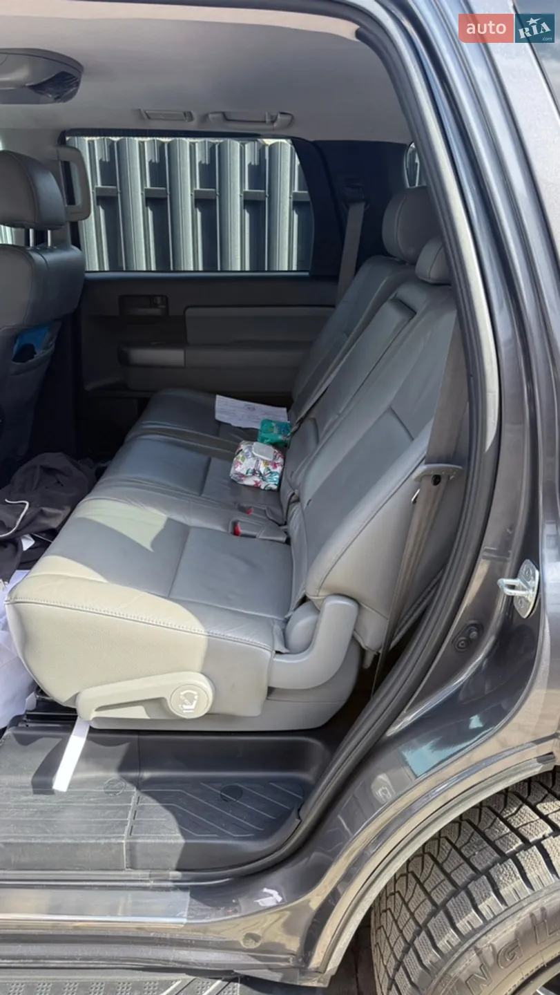 2016 Toyota Sequoia - мініатюра 20
