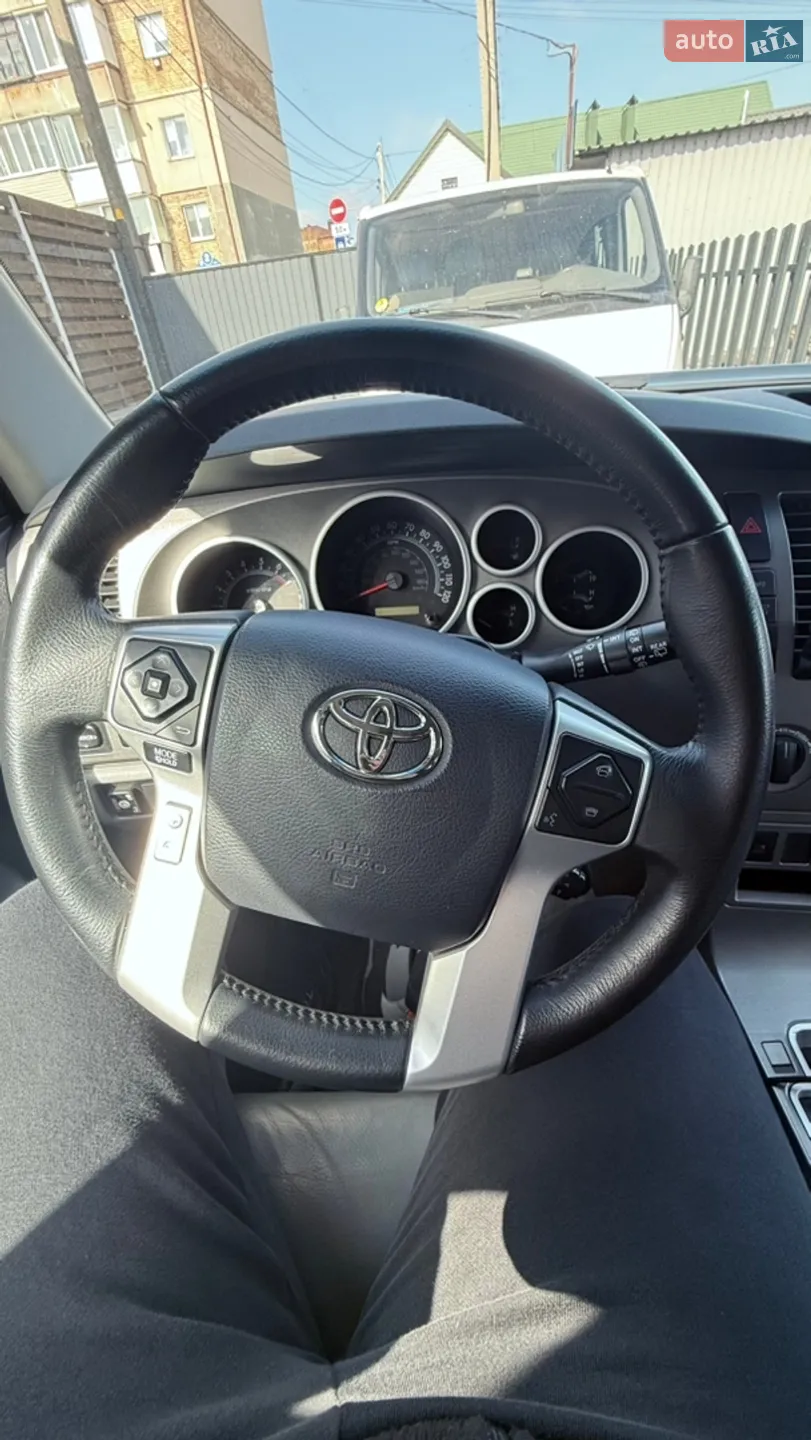 2016 Toyota Sequoia - мініатюра 26