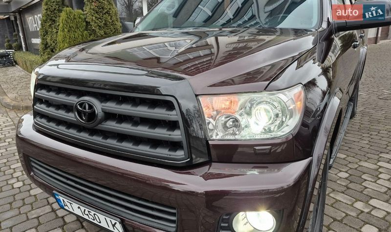 Внедорожник / Кроссовер Toyota Sequoia 2012 в Ивано-Франковске
