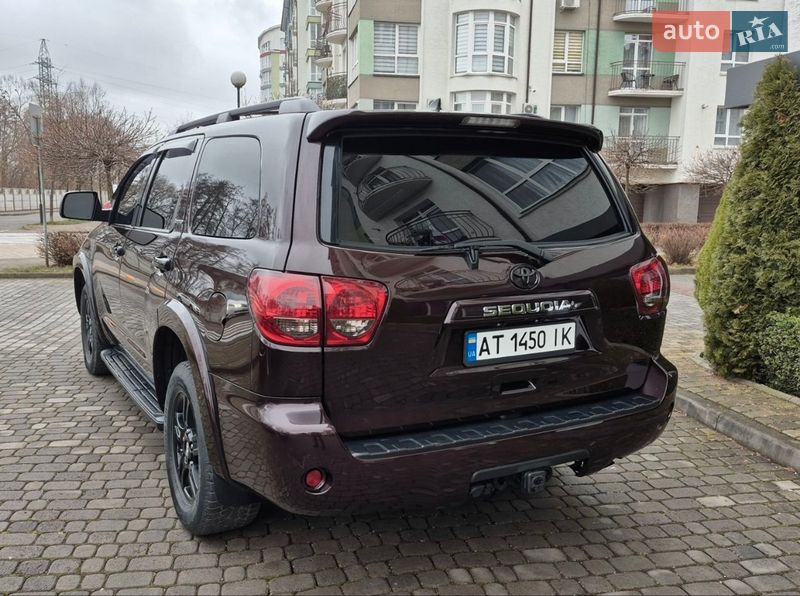 Внедорожник / Кроссовер Toyota Sequoia 2012 в Ивано-Франковске