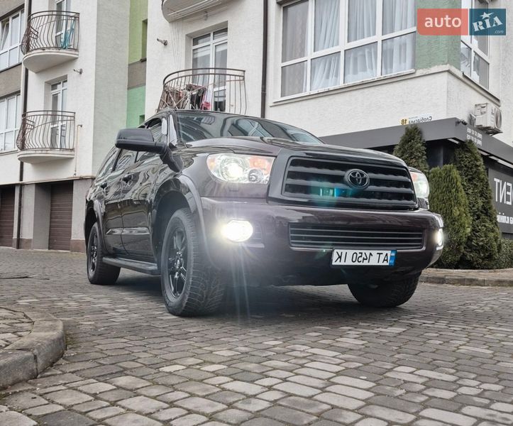 Внедорожник / Кроссовер Toyota Sequoia 2012 в Ивано-Франковске