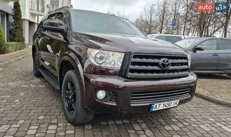 Внедорожник / Кроссовер Toyota Sequoia 2012 в Ивано-Франковске