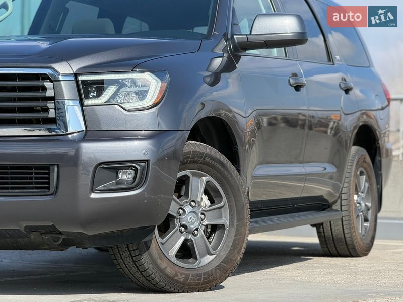 Внедорожник / Кроссовер Toyota Sequoia 2019 в Киеве