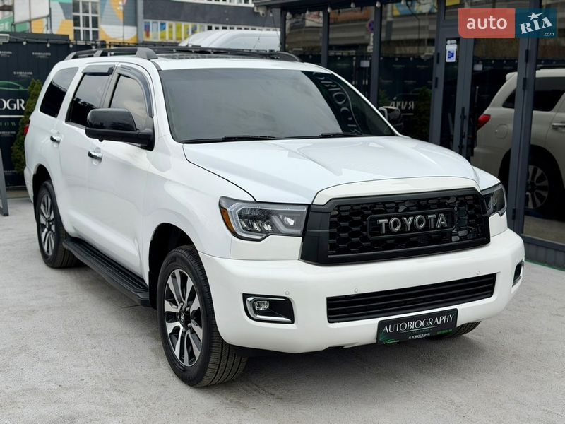 Внедорожник / Кроссовер Toyota Sequoia 2013 в Киеве