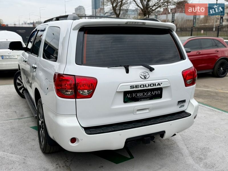 Внедорожник / Кроссовер Toyota Sequoia 2013 в Киеве