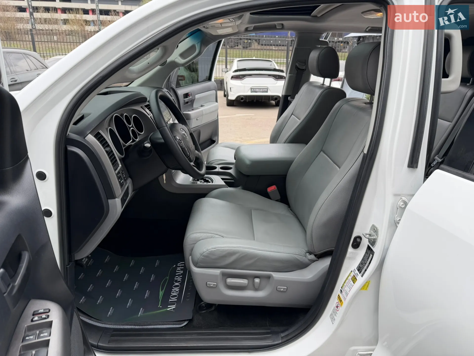 2013 Toyota Sequoia - мініатюра 28