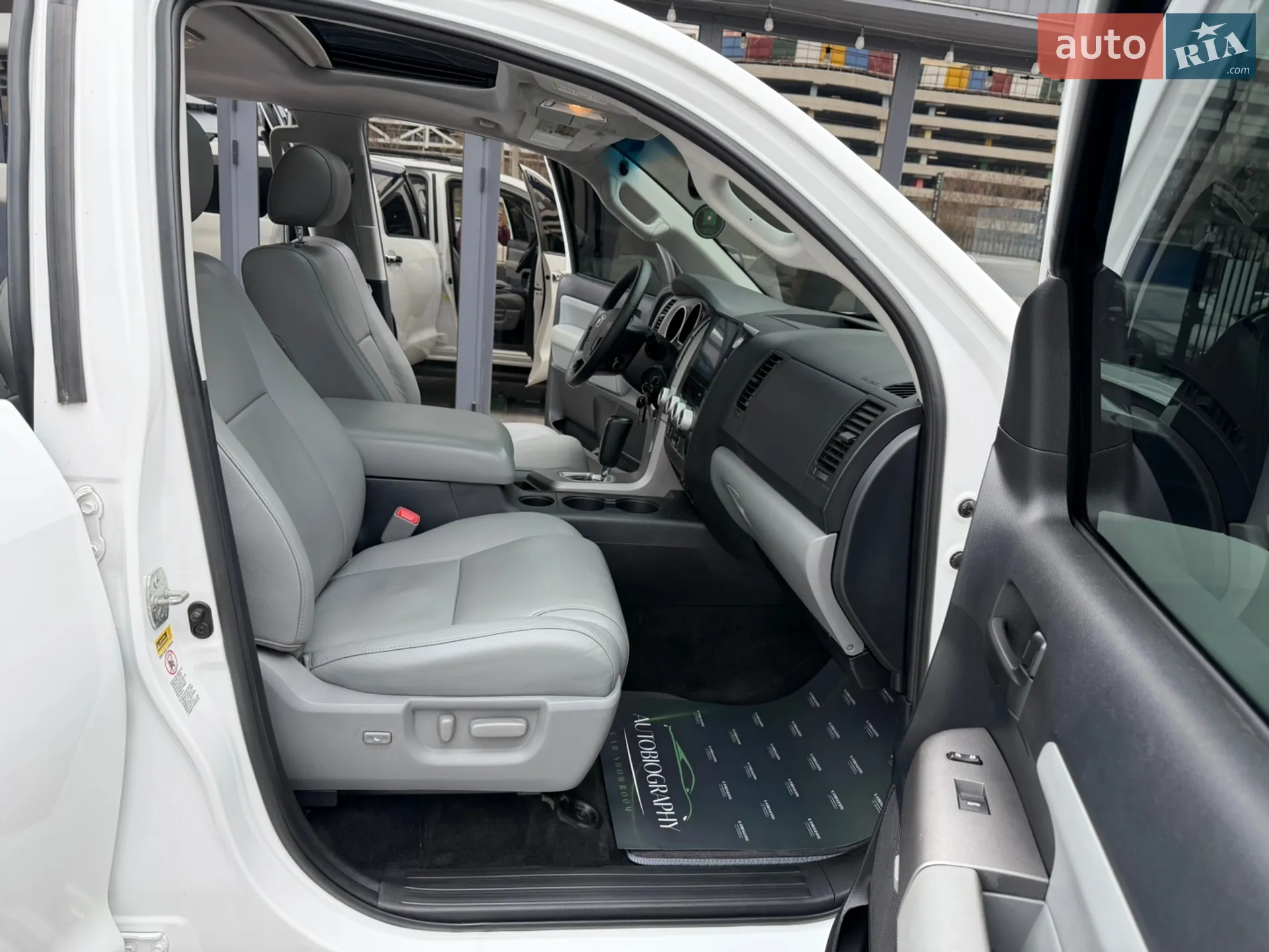 2013 Toyota Sequoia - мініатюра 41