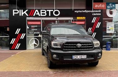 Позашляховик / Кросовер Toyota Sequoia 2015 в Львові
