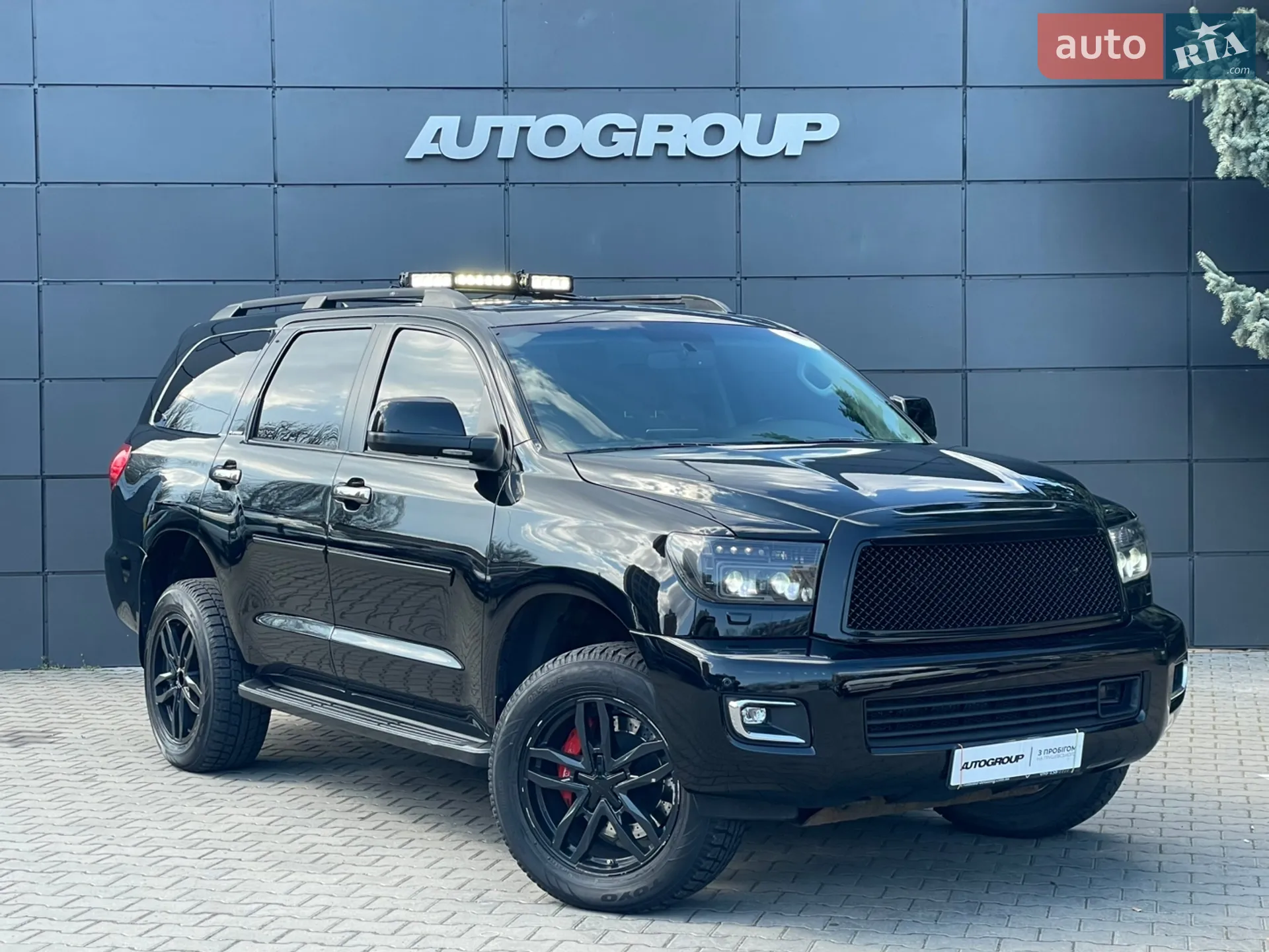 2011 Toyota Sequoia - фото 1