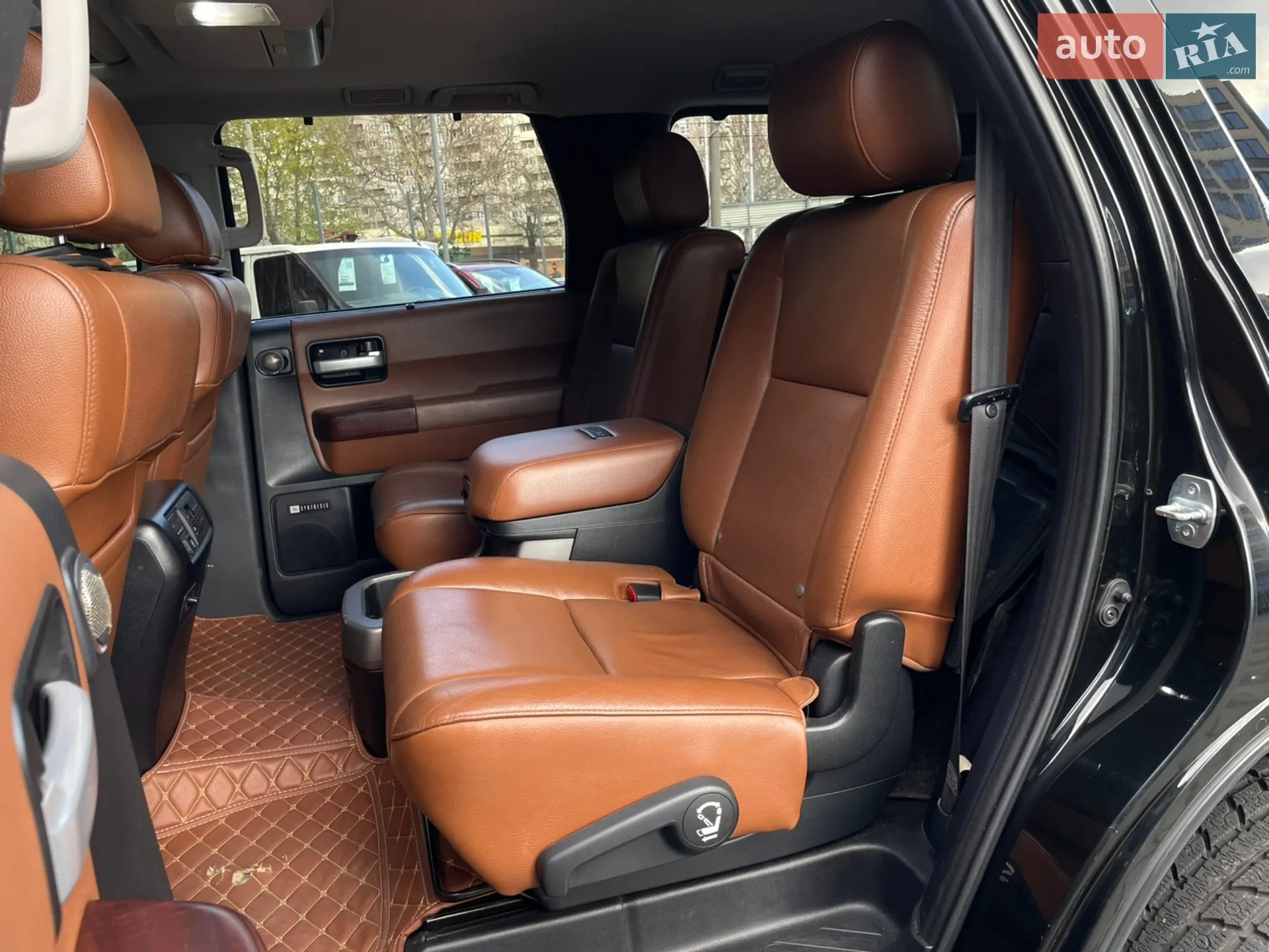 2011 Toyota Sequoia - мініатюра 34