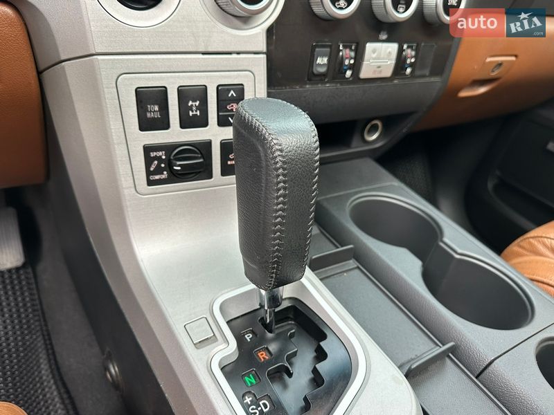 Позашляховик / Кросовер Toyota Sequoia 2008 в Харкові